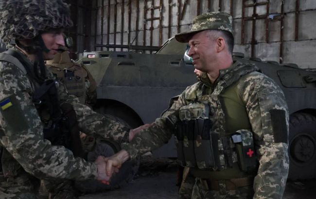 Сирський про бої за Бахмут: окупанти перейшли до "сирійської" тактики випаленої землі