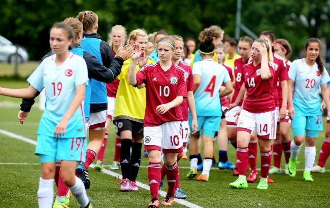 Латвія і Польща приєдналися до бойкоту повернення Росії в змагання УЄФА