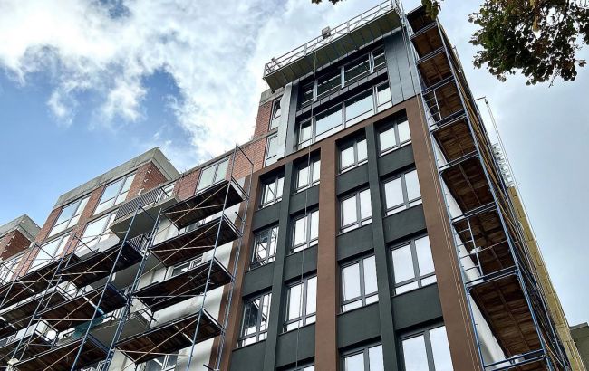 Ужгород, Чернівці, Львів: де зараз дешевше купити квартиру