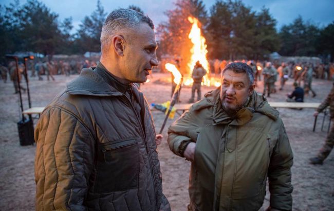 Кличко встретился с бойцами батальона "Свобода" на ротации и передал большую партию дронов от столицы