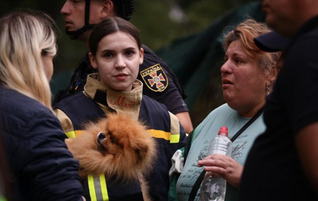 Кіт у наволочці, пес і папуга: як рятували тварин після ракетного удару по Києву