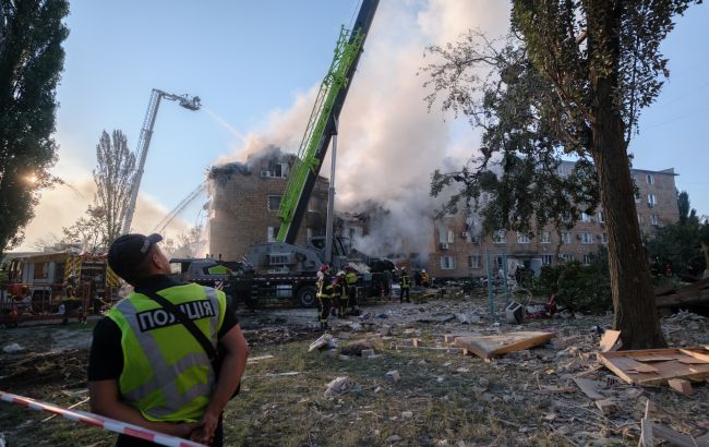 Під ударом - житлові будинки, серед жертв - діти: все про наслідки комбінованої атаки на Київ