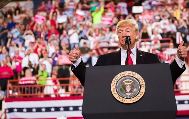 Если Трамп перестанет писать в Twitter, стоимость сети упадет на 2 млрд долларов, - Bloomberg