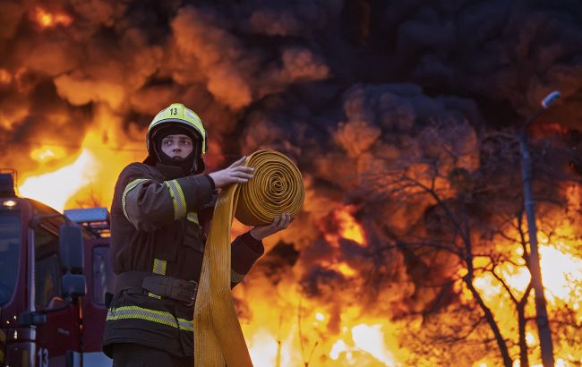 РФ била по готелях, будинках та дитмайданчику, багато жертв: все про атаку на Київ, Дніпро, Одесу