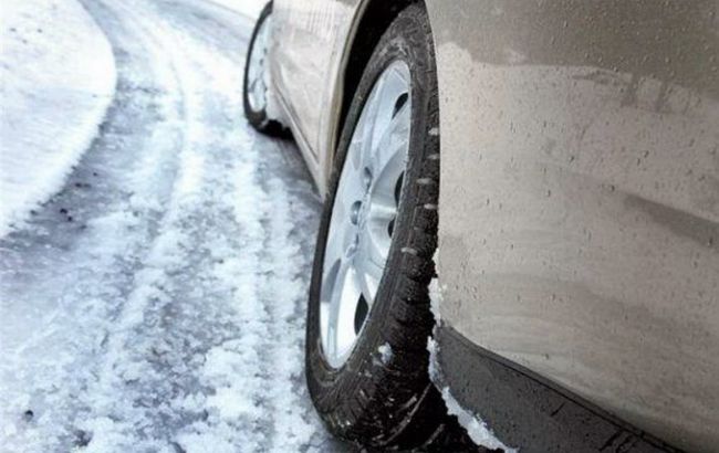 Синоптики предупреждают о гололедице на дорогах Киева 30 января