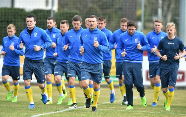 Сборная Украины в три защитника играть не будет, - Шевченко