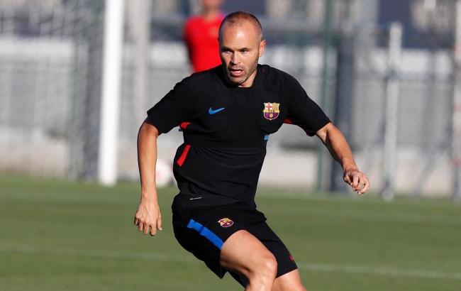 Иньеста задумался об уходе из "Барселоны"