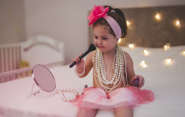 Снимите их! Врач рассказала, почему украшения на детях не такие уж и безопасны