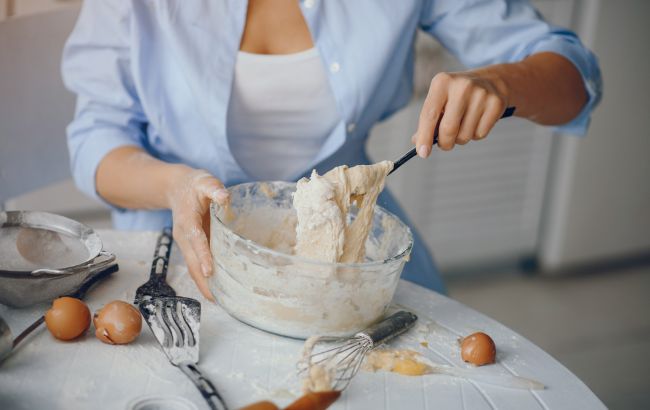 Тісто не піднімається? Три способи перевірити якість розпушувача