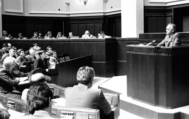 "Війни не було б". Які помилки влади 1990-х призвели до трагедії сьогодні