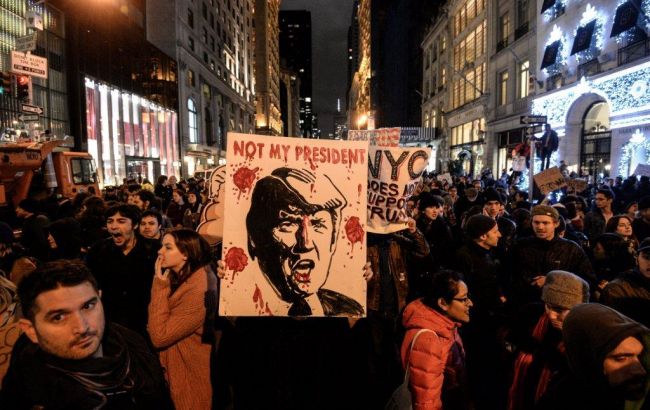 В Вашингтоне произошли столкновения между полицией и протестующими против Трампа
