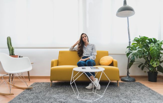 Дизайнери назвали 5 речей, які повинні бути у кожній вітальні