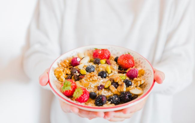 7 продуктів, які наситять вівсянку білком: а ви їх додаєте?