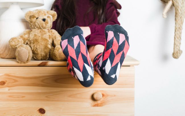 Чи потрібно вивертати шкарпетки навиворіт при пранні: не усі знають відповідь