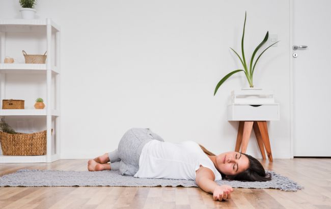 Самая простая поза, которая поможет избавиться от боли в спине