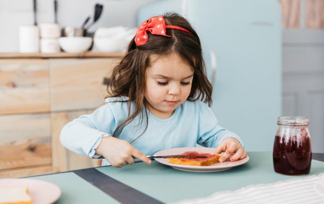 Завжди має бути у раціоні. Лікар назвала продукт, який важливий для мозку дітей