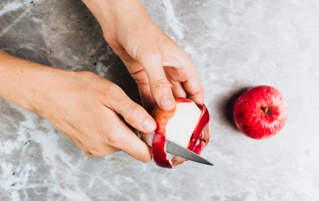 Чи справді їсти яблука зі шкіркою корисніше? Ви будете здивовані