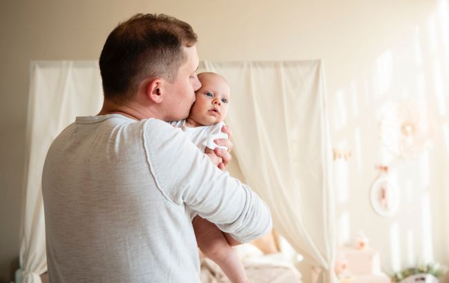 У декреті тато, а мама на роботу? Що робити, коли ролі у парі змінилися і вам це не підходить