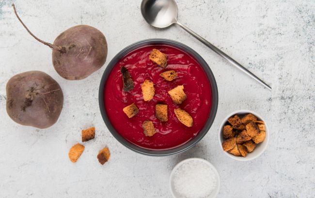 З буряком, але не борщ: рецепт холодного крем-супу з бринзою