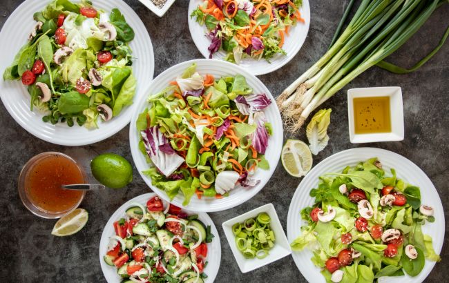 Не тільки смачні, а й корисні: 5 рецептів сезонних салатів для обіду чи вечері