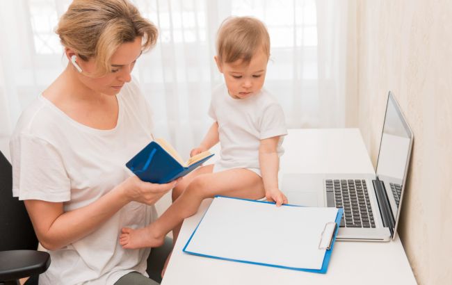 Новая фамилия для ребенка: куда обращаться родителям и какие документы нужны