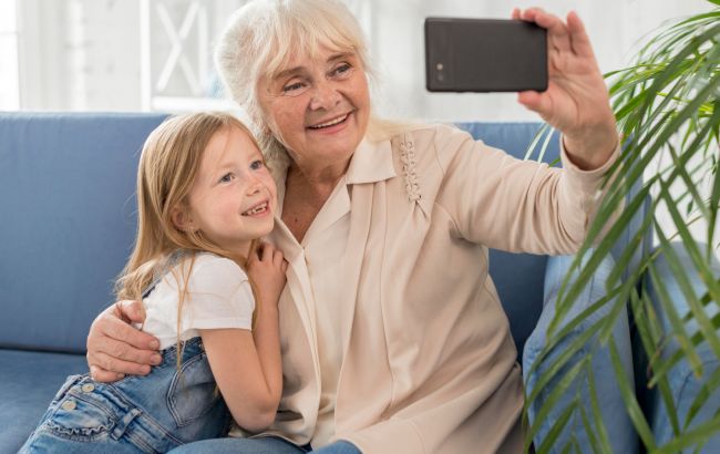 Ось які неприємні фрази родичі можуть сказати новоспеченим батькам