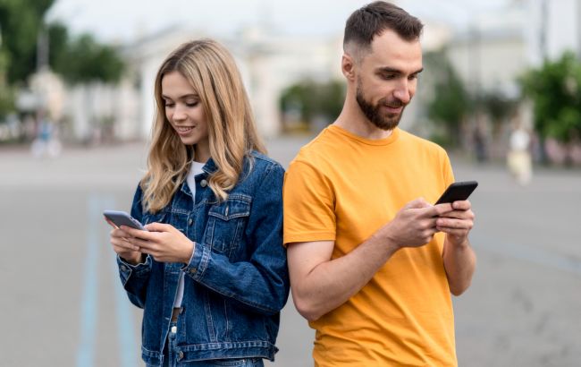 Мобільний зв'язок 2025: скільки платять українці за послуги і хто пропонує найкращі умови