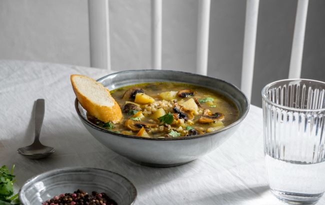 Традиційна карпатська юшка з грибів: аромат та смак здивують усіх