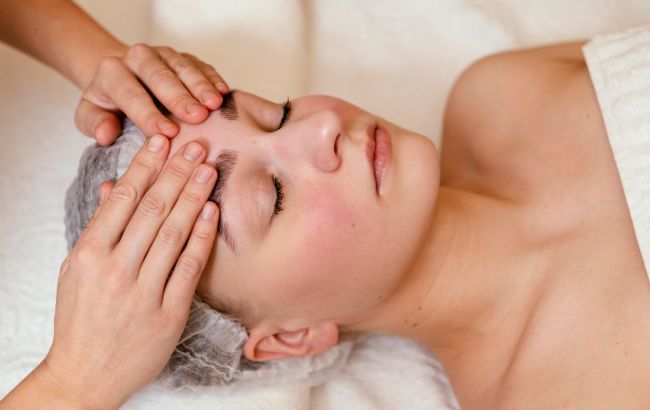 Бьюти-банки для лица: почему дерматологи умоляют их не делать, а они все равно популярны