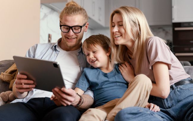 Який планшет подарувати дитині на Святого Миколая: головні критерії і моделі