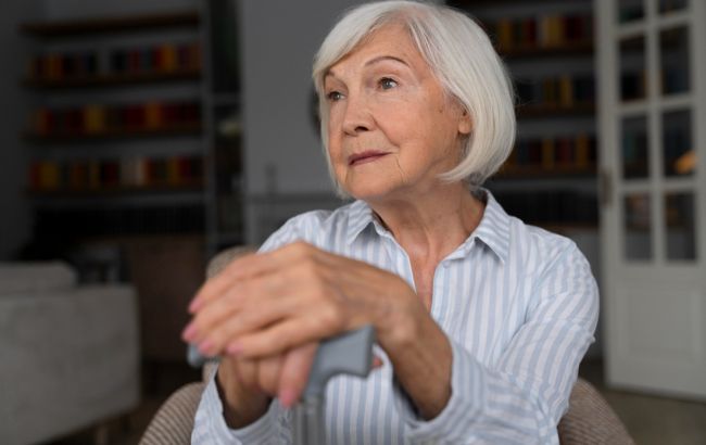 Ці 4 звички крадуть молодість та пришвидшують старіння: позбудьтеся їх