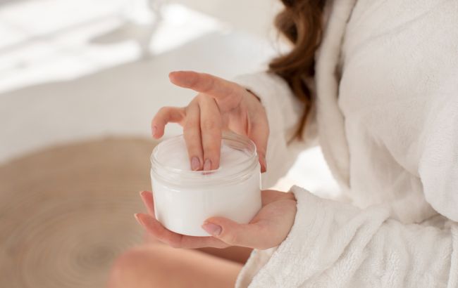 Дерматолог назвав засіб, який ефективно бореться зі старінням шкіри