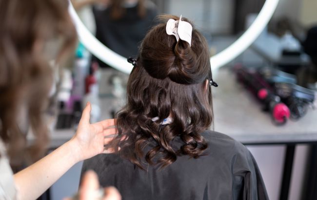 Локони на волоссі швидко розпадаються? Три причини, чому так стається