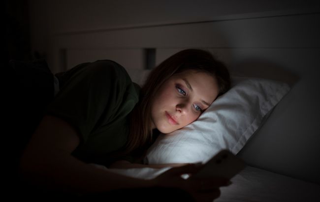 Ніколи не робіть це, коли прокидаєтесь посеред ночі і не можете заснути