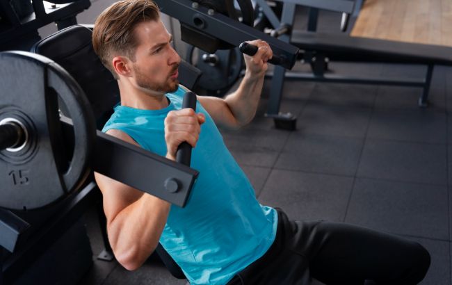Звичка №1, якої потрібно позбутися, щоб наростити м'язову масу
