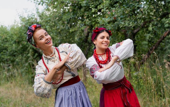 Слова наших бабусь і дідусів, які не мають зникнути: а ви знаєте значення цих справжніх перлин?