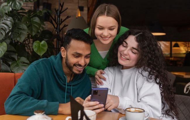 Вчені визначили, у чому чоловіки та жінки заздрять один одному: деякі речі просто смішні