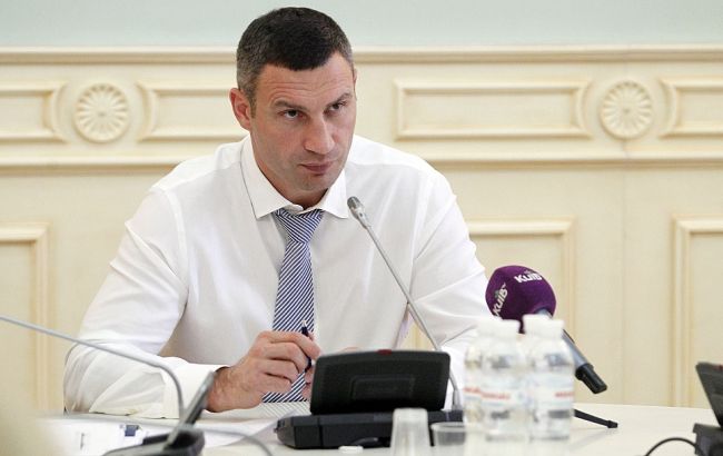 Кличко пригрозил чиновникам за саботаж по выделению земли семьям погибших киевлян-участников АТО