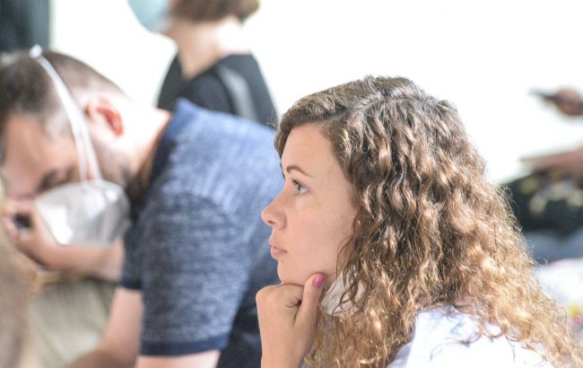 У Німеччині жінку з дитиною зняли з поїзда через те, що українка: деталі скандалу