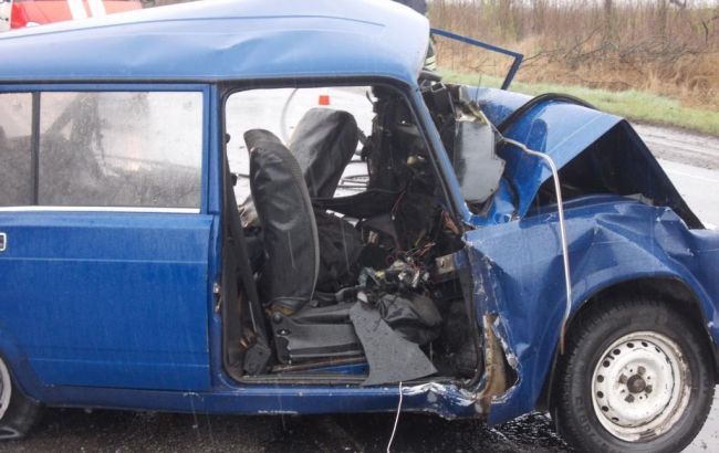 В Запорожской области легковое авто врезалось в микроавтобус, есть погибшие