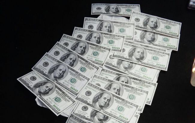 В Черкасской области задержали местного депутата на взятке в 2 тысячи долларов