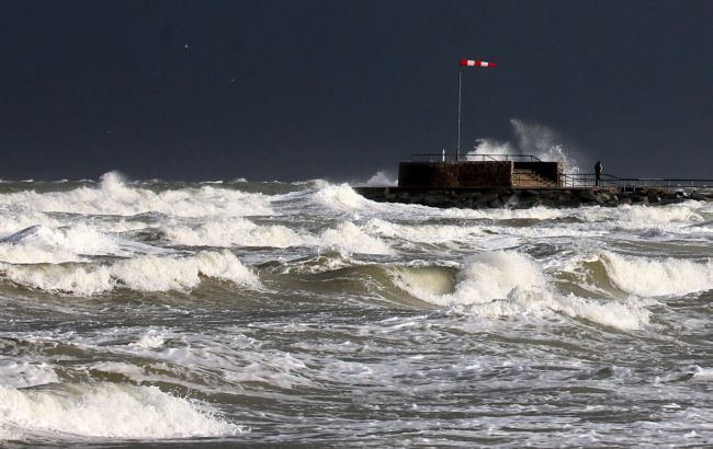 На севере Германии объявлено чрезвычайное положение из-за урагана