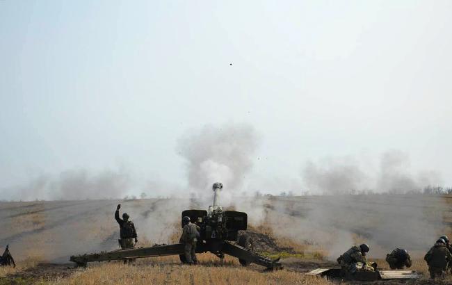 На Донбассе за сутки боевики 23 раза нарушили перемирие, двое бойцов ВСУ получили ранения