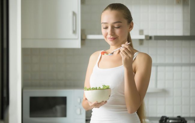 Тренер назвав продукти, яких можна зʼїсти багато і не переживати за фігуру