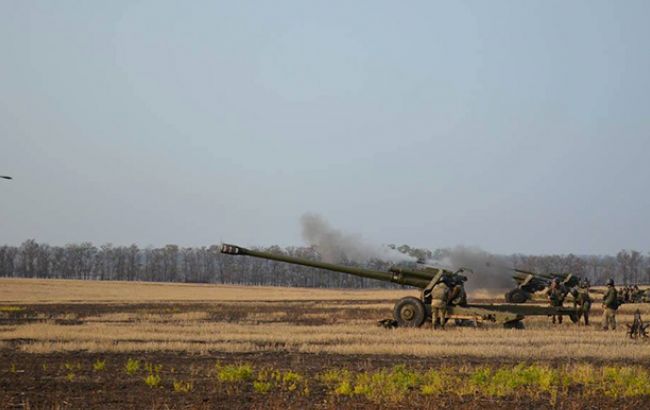 Боевики на Донбассе продолжают обстрелы украинских военных на двух направлениях