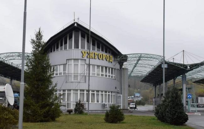 Украинцы смогут ездить в Словакию автобусами: что будут требовать от путешественников