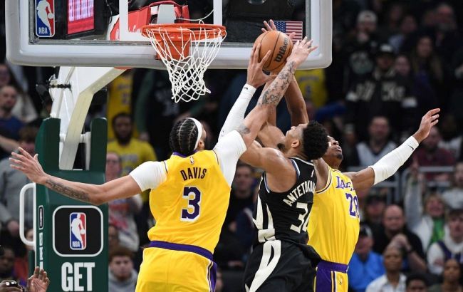 Холоднокровний блокшот зірки "Лейкерс" врятував від поразки в овертаймі: момент дня в НБА