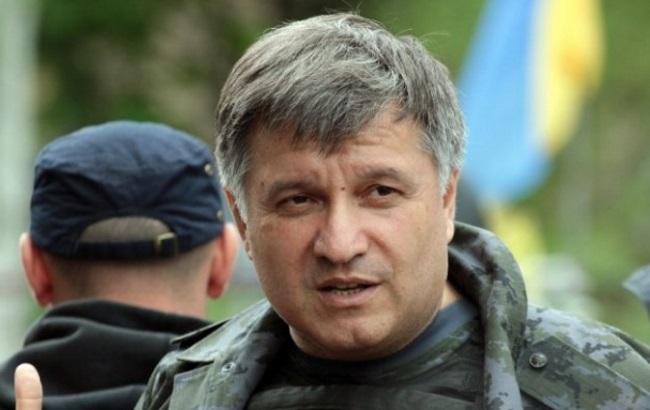 Аваков подтвердил причастность отдельных правоохранителей к контрабанде в зоне АТО