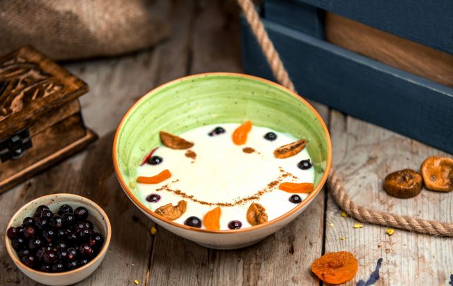 Буде смачна і без грудочок: 7 порад від господинь, щоб манна каша не "злипалась"