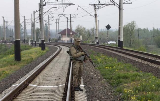 Боевики используют Дебальцевский ж/д узел для транспортировки вооружения, - штаб АТО